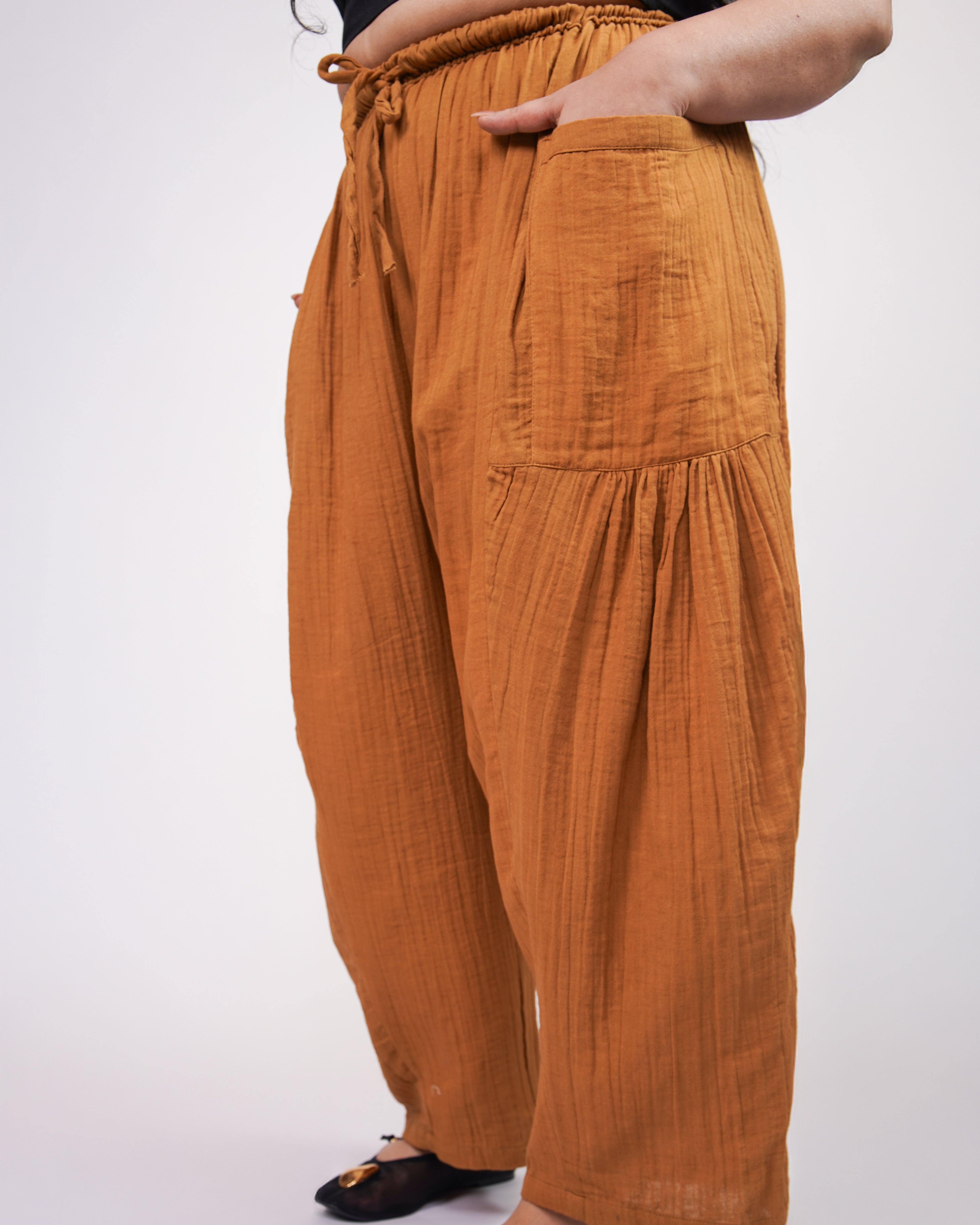 Ultra Airy Barrel Pants