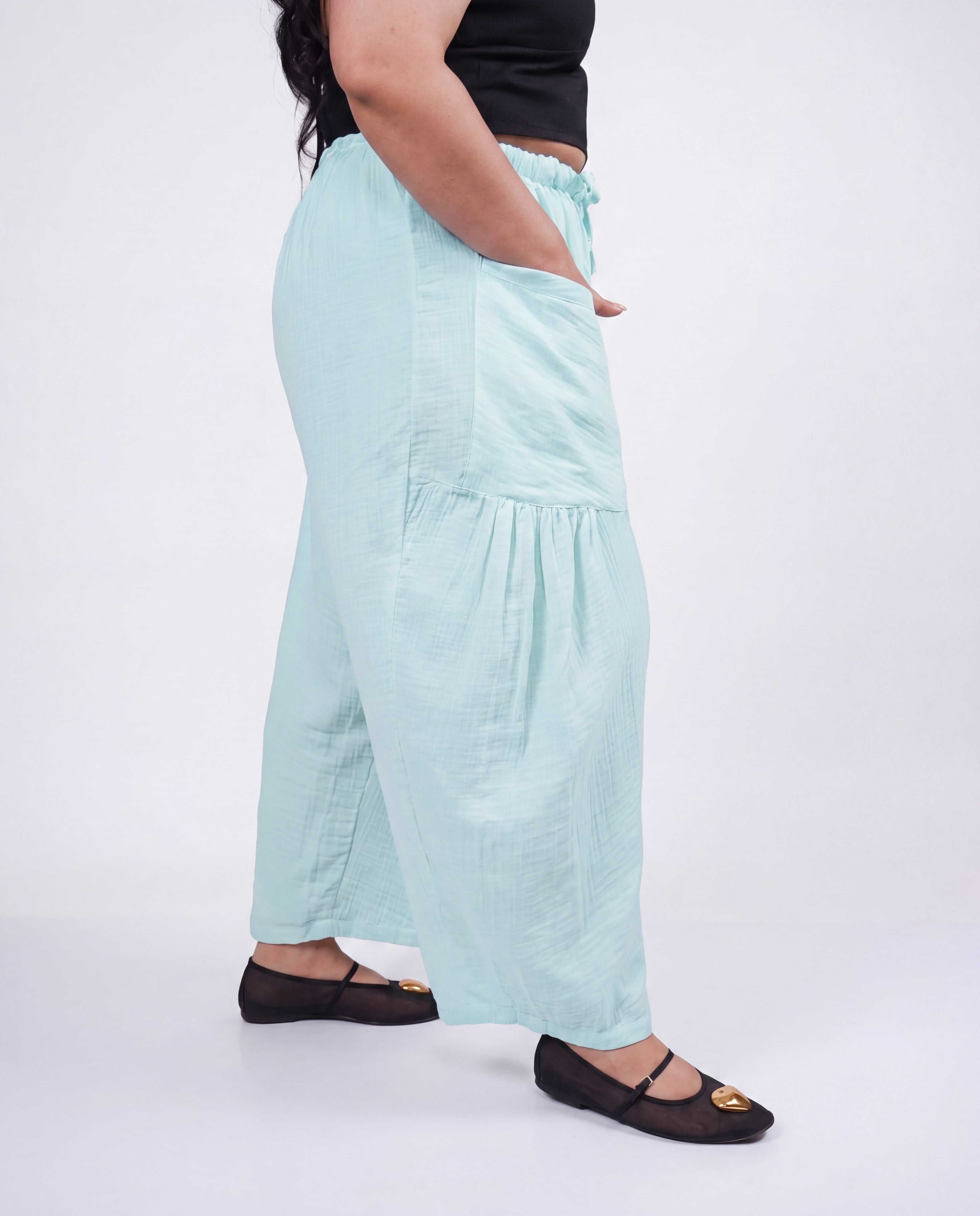 Ultra Airy Barrel Pants